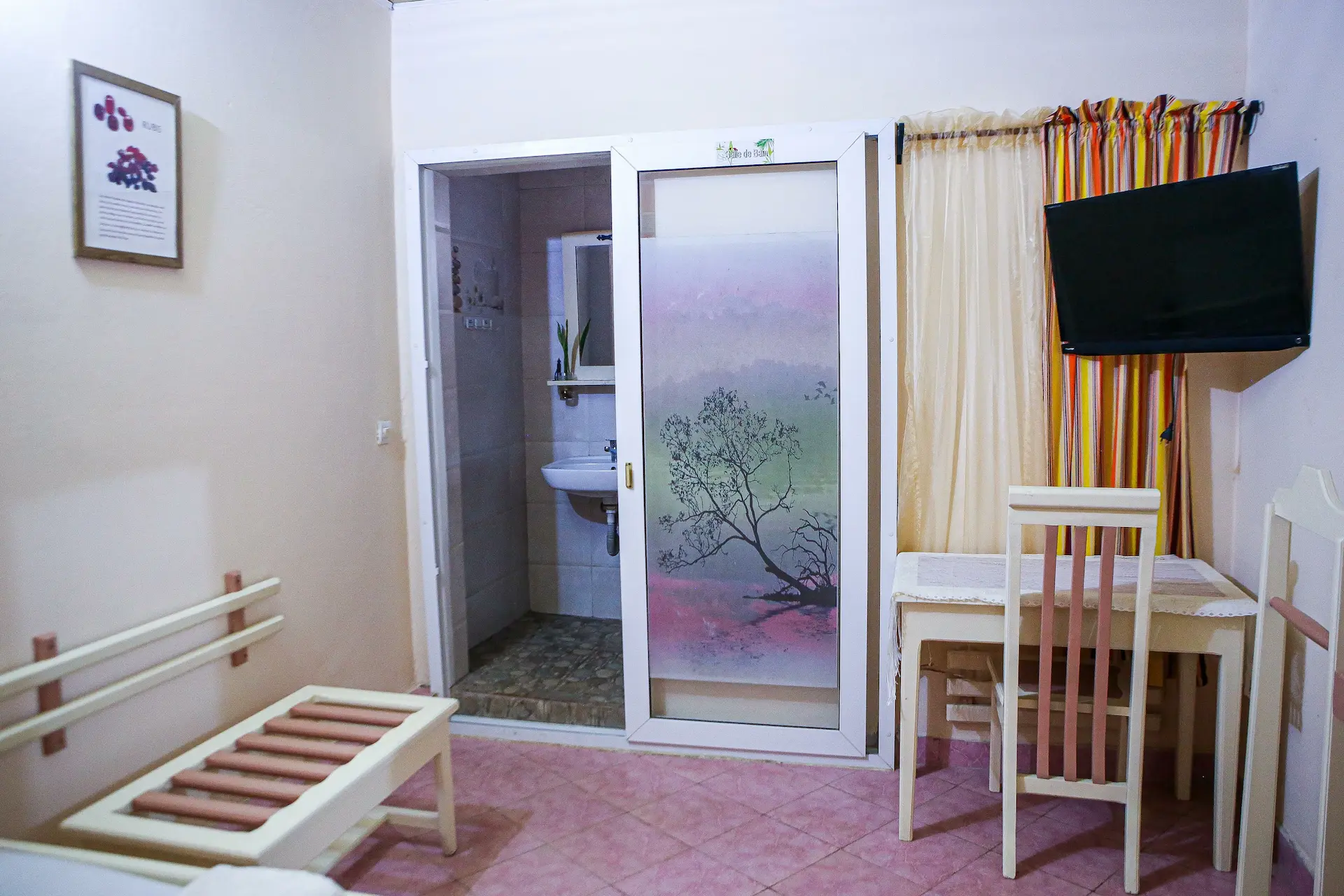 Chambres Hôtel Mahamanina Fianarantsoa - Vue intérieure